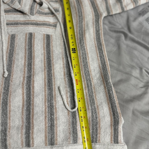Item & Thread Pullover Hoodie Sweater Striped Gray Beige Womens Size Large - Picture 8 of 9